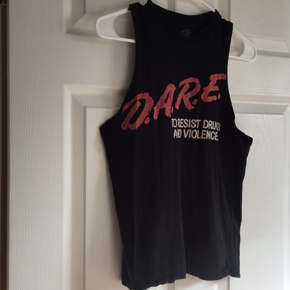 Size small muscle tee  (I bought it cut)
